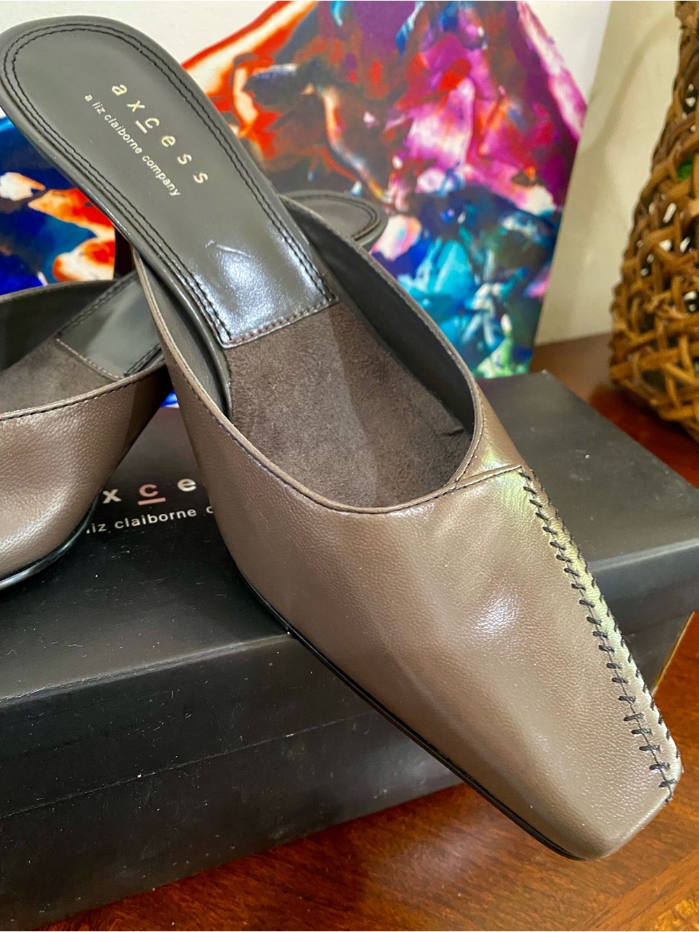 Mushroom shade Womens size 9 shoes - Picture 5 of 9